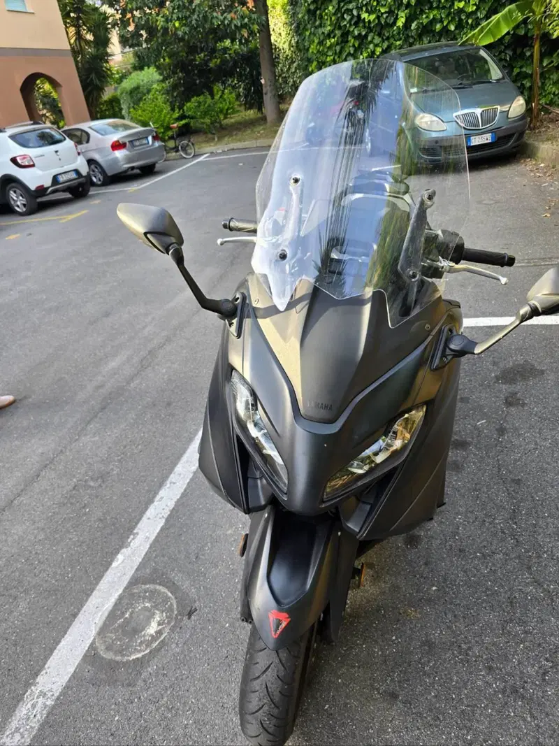 Yamaha T-Max 560 (2022 - 24) (4)