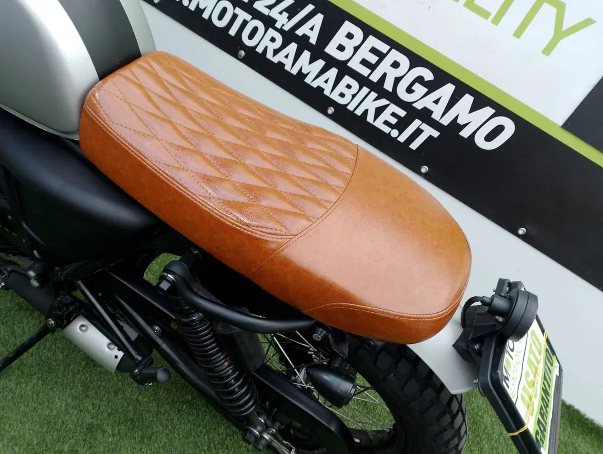 Mutt Motorcycles Akita 250 (2021 - 25) (6)