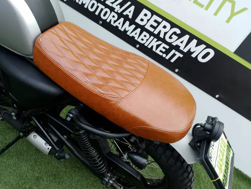 Mutt Motorcycles Akita 250 (2021 - 25) (6)