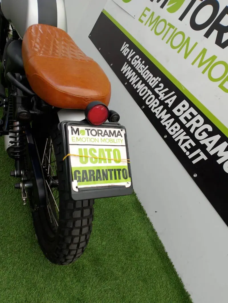 Mutt Motorcycles Akita 250 (2021 - 25) (7)
