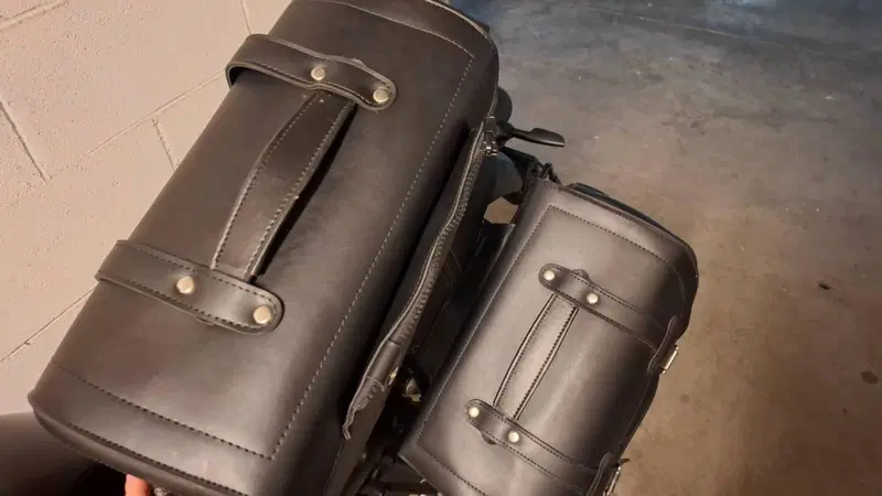 Moto Guzzi V7 Stone (2021 - 24) (18)