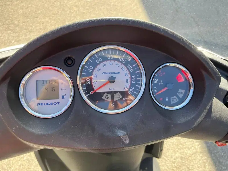 Peugeot Geopolis 300 R (2014 - 15) (4)