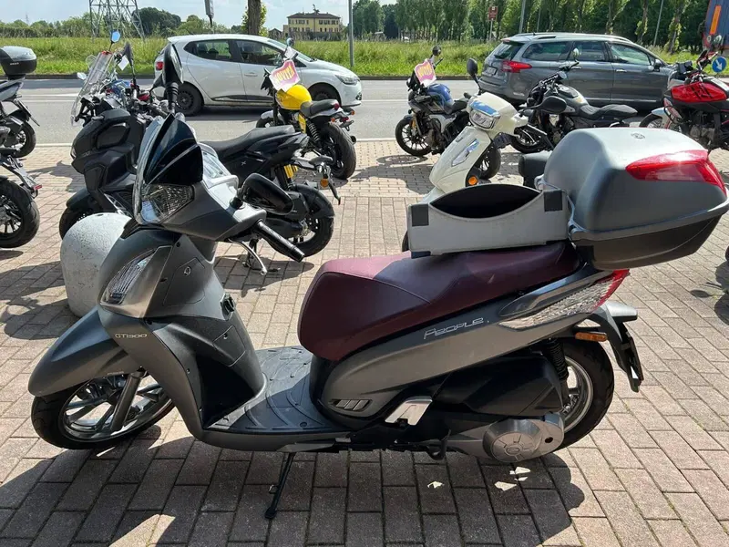Kymco People 300i GT ABS (2016 - 20) (2)