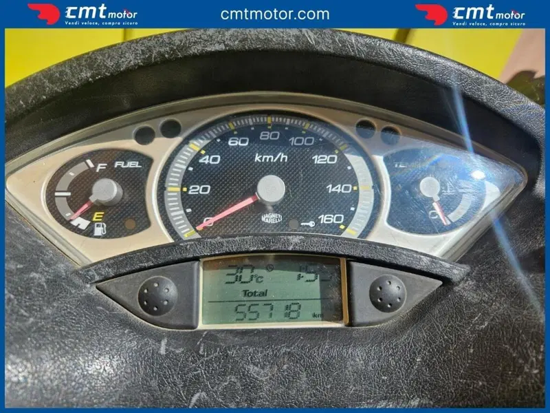 Yamaha X-Max 250 (2007 - 09) (5)