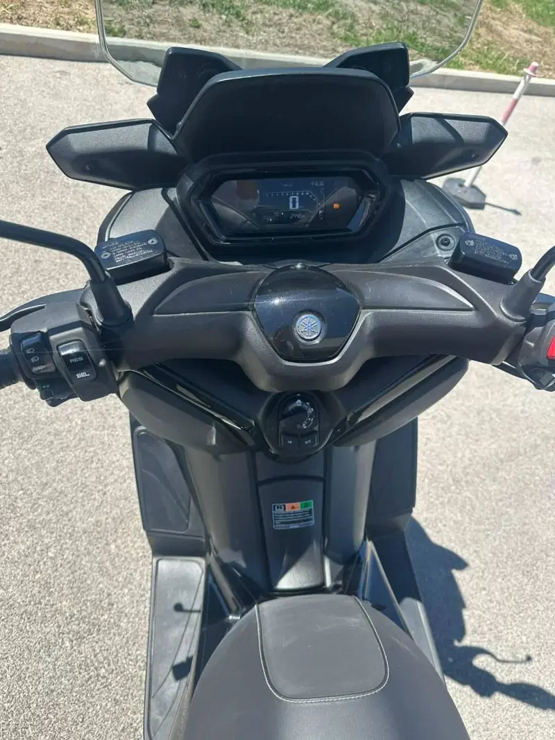 Yamaha X-Max 300 (2021 - 24) (3)