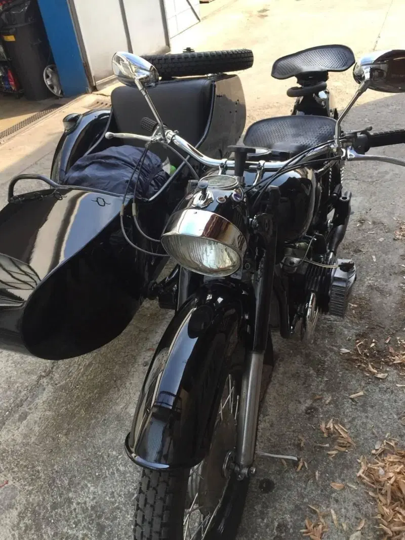Dnepr KMZ Dnepr K750 con sidecar – Moto d’epoca certificata ASI – Restaurata