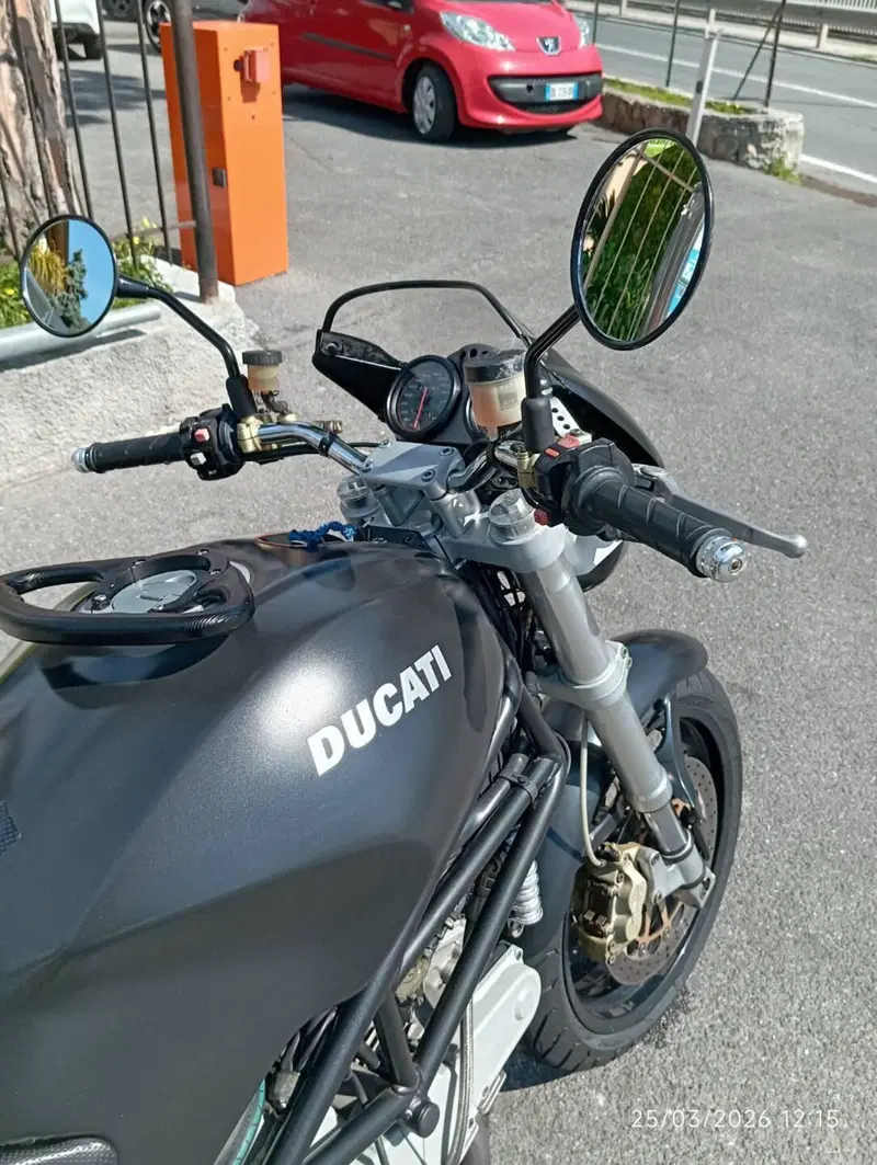 Ducati Monster 900 Dark I.E. (1999 - 02) (2)