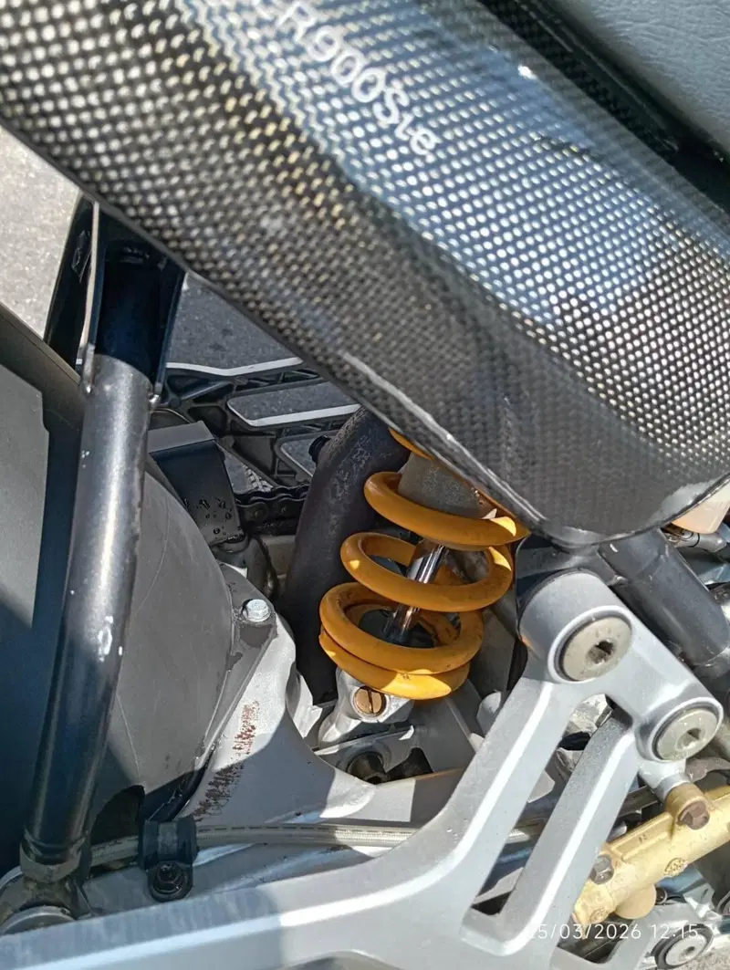Ducati Monster 900 Dark I.E. (1999 - 02) (3)