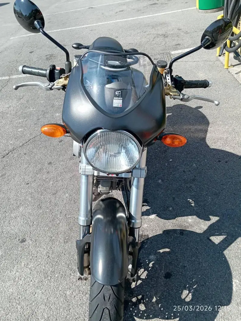 Ducati Monster 900 Dark I.E. (1999 - 02) (4)