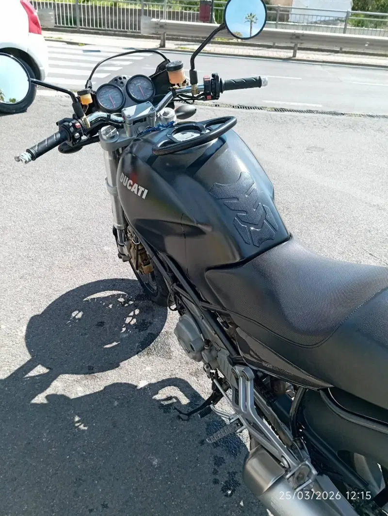 Ducati Monster 900 Dark I.E. (1999 - 02) (7)
