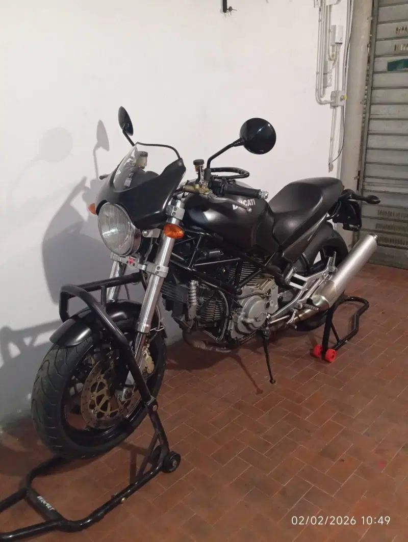 Ducati Monster 900 Dark I.E. (1999 - 02) (9)