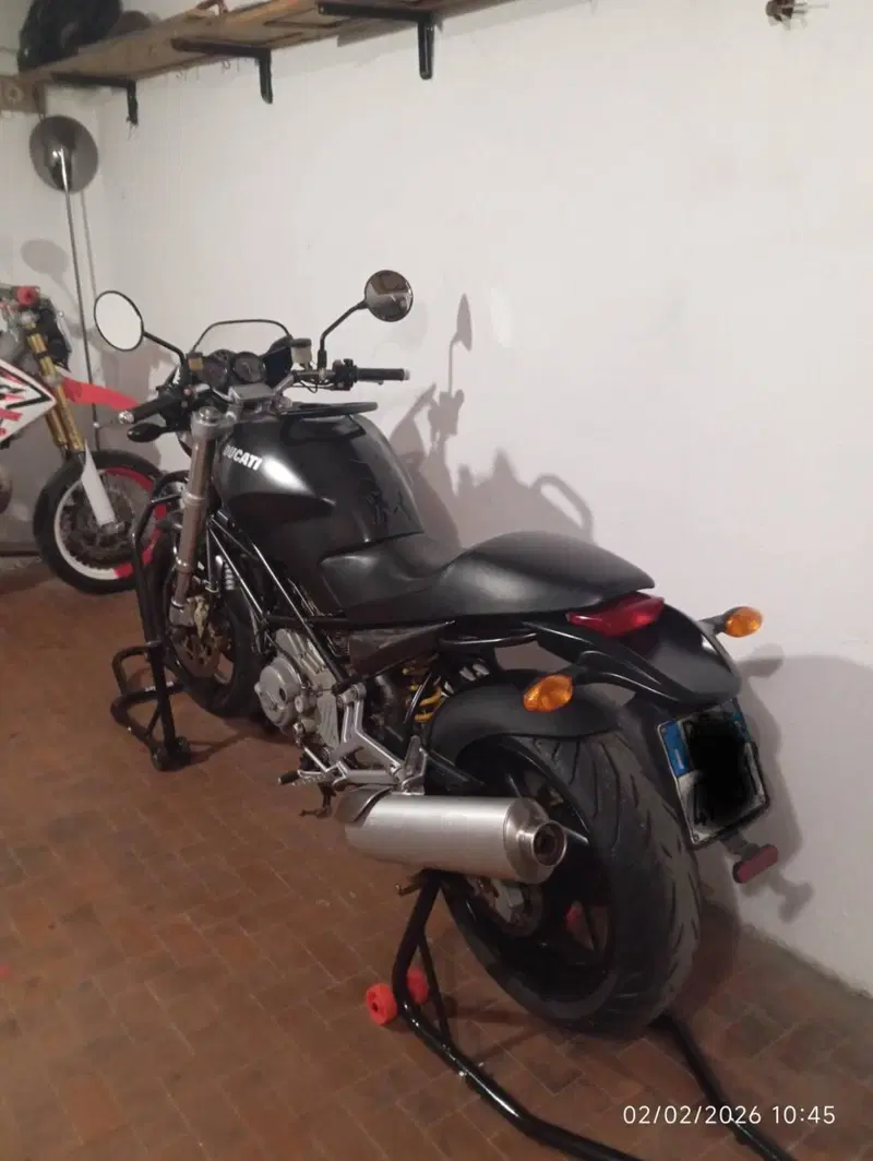 Ducati Monster 900 Dark I.E. (1999 - 02) (10)