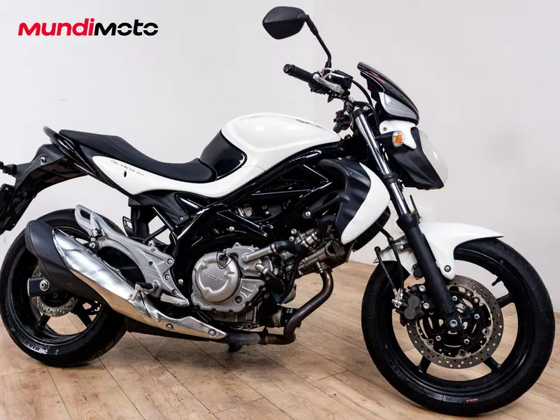 Suzuki Gladius 650 SFV (2009 - 15) (2)