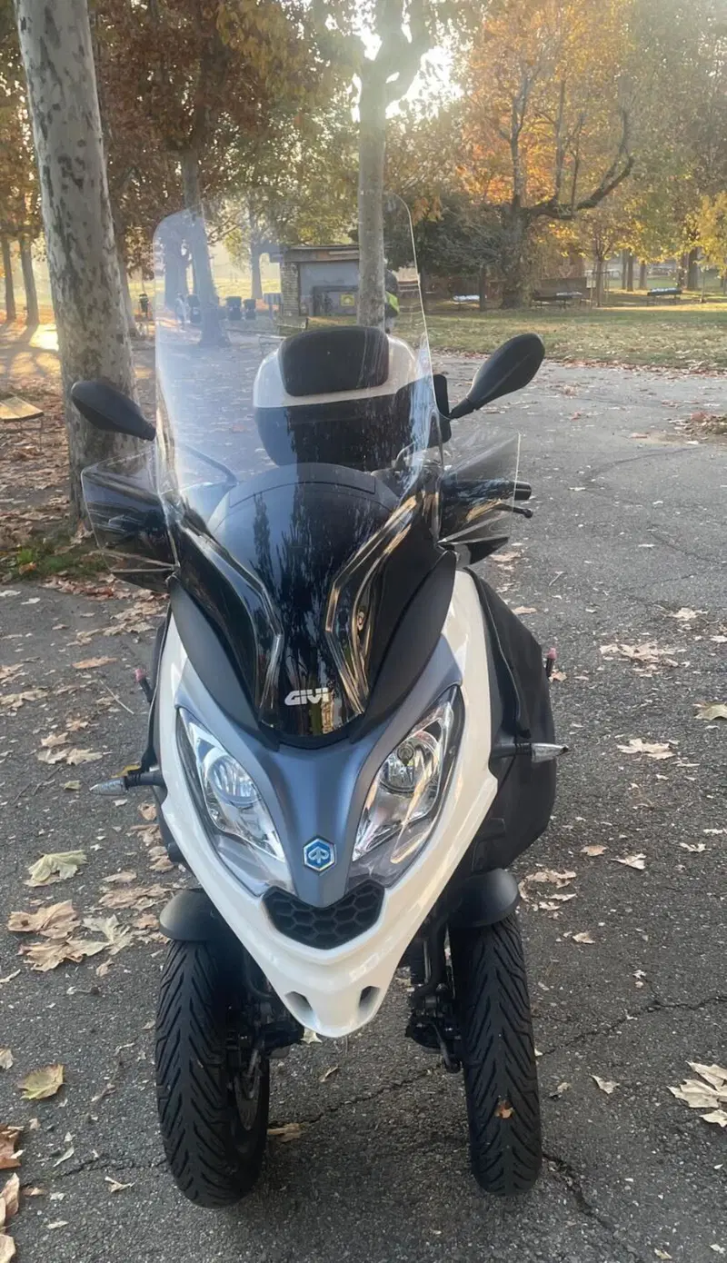 Piaggio MP3 300 ABS Hpe (2021 - 24) (2)