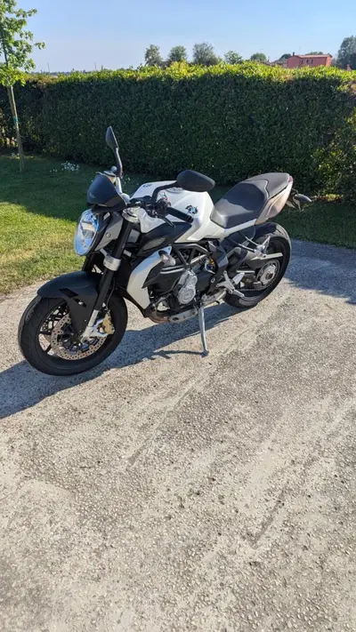 MV Agusta Brutale 675 (2011 - 15) usata