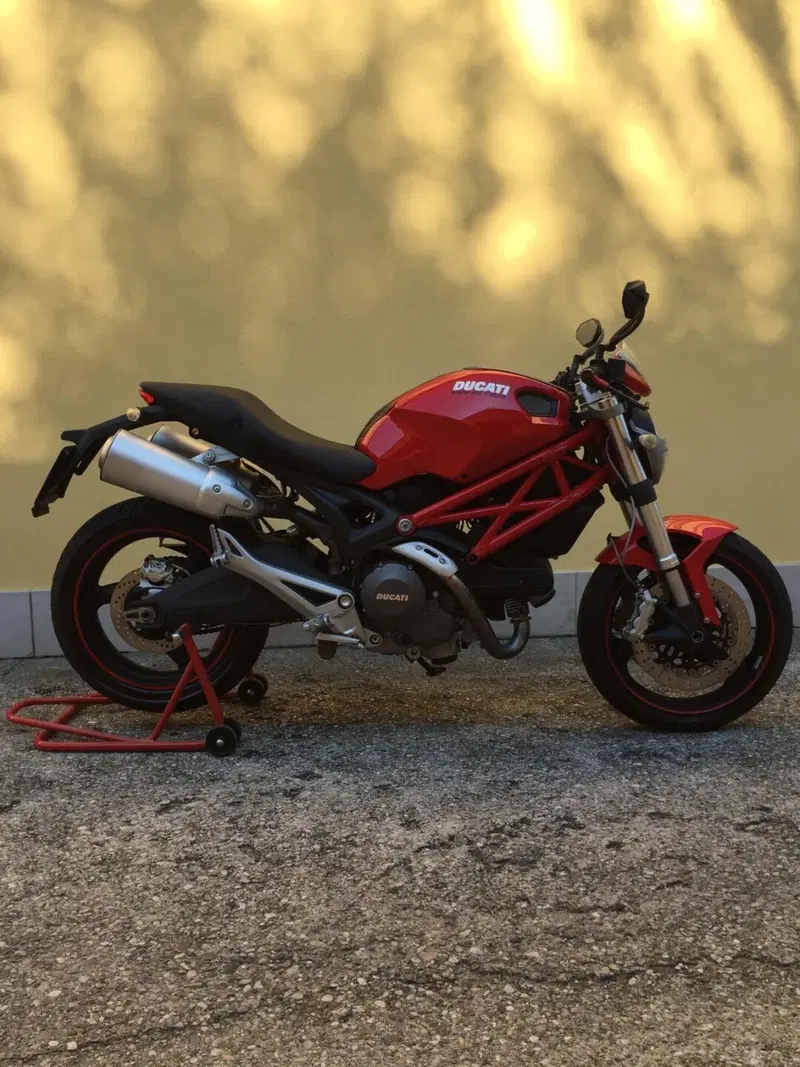 Ducati Monster 696 (2008 - 13) (3)