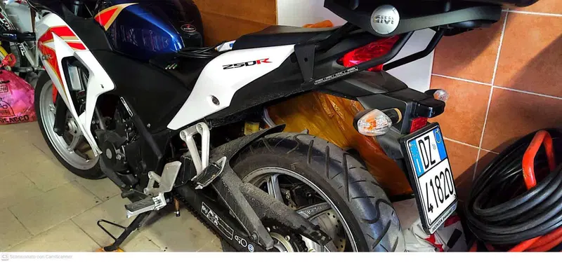 Honda CBR 250 R (2010 - 14) (4)
