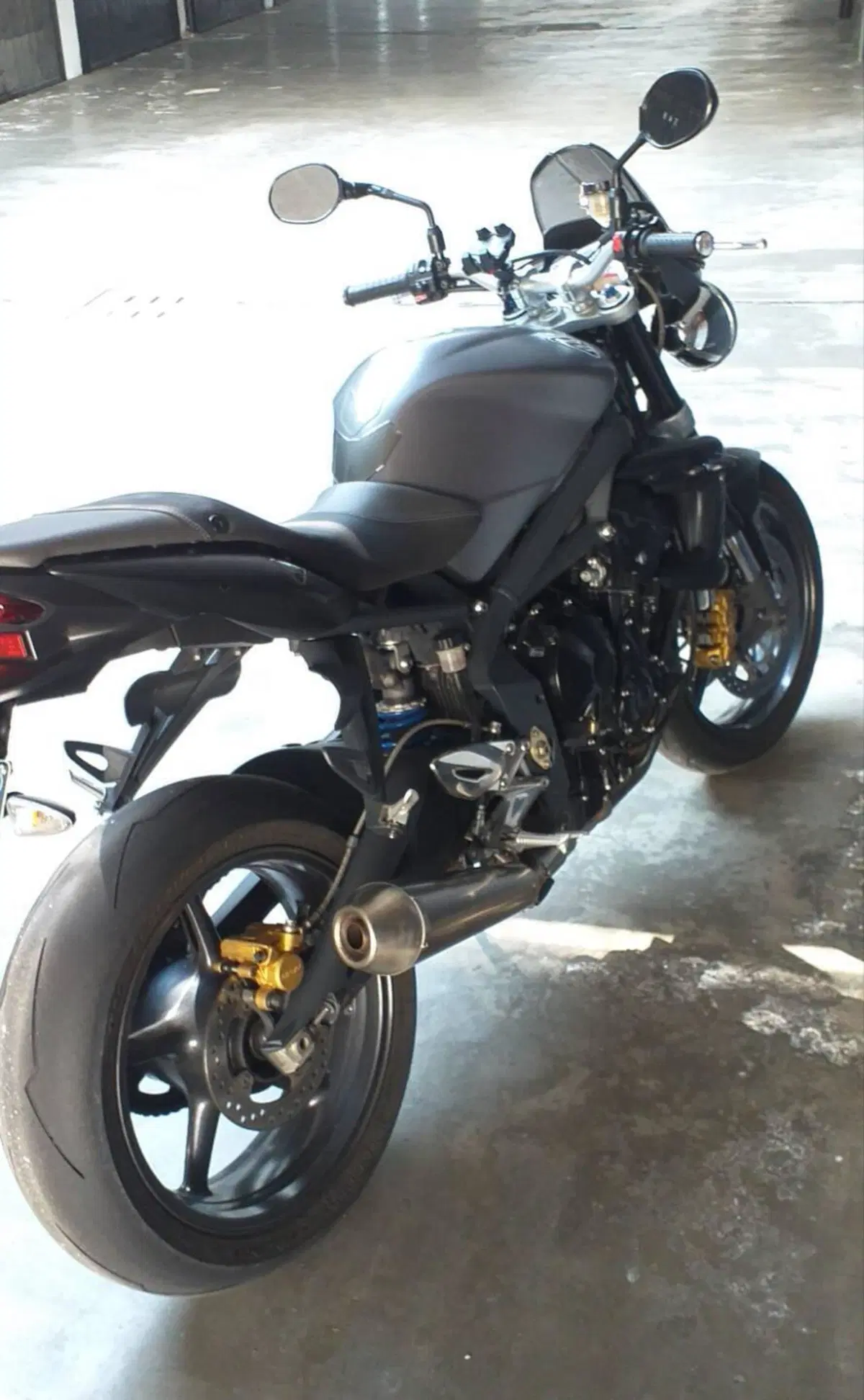 Triumph Street Triple R (2009 - 12) (2)