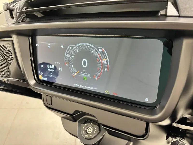 Harley-Davidson 117 Street Glide (2021) - FLHXSE (4)