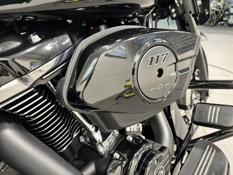 Harley-Davidson 117 Street Glide (2021) - FLHXSE (3)