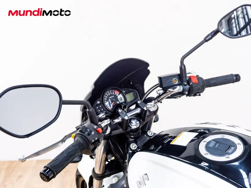Suzuki Gladius 650 SFV (2009 - 15) (11)