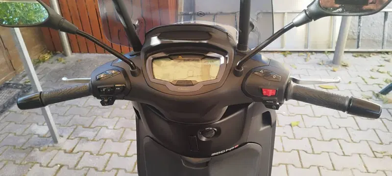 Piaggio Beverly 300 S ABS-ASR (2021 - 25) (6)