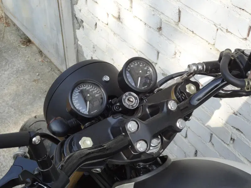 Suzuki GSX 750 (1998 - 03) (6)