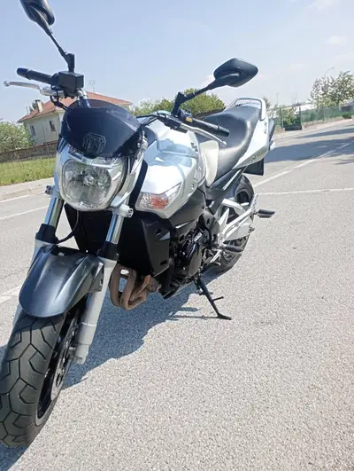 Suzuki GSR 600 (2006 - 11) usata