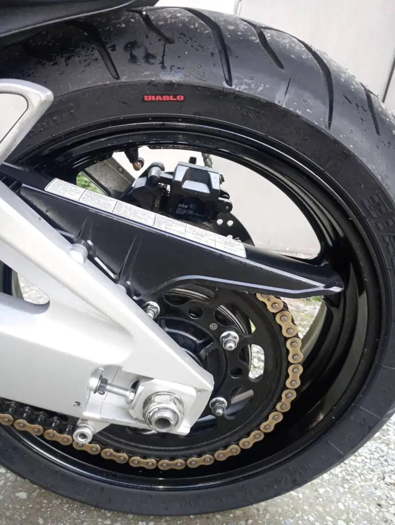 Suzuki GSR 600 (2006 - 11) (6)