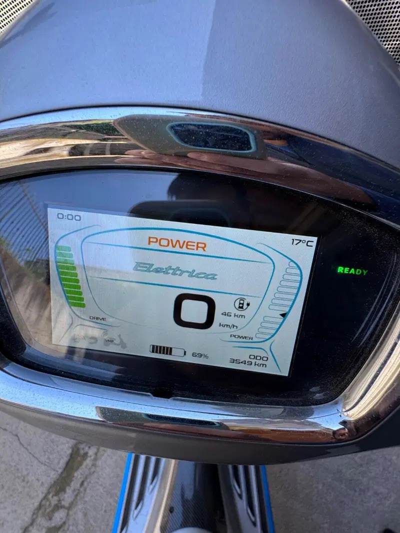 Vespa Primavera Elettrica 70 Tech (2024 - 26) (3)