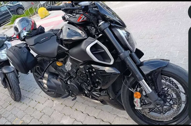 Ducati Diavel V4 (2023 - 26) (2)