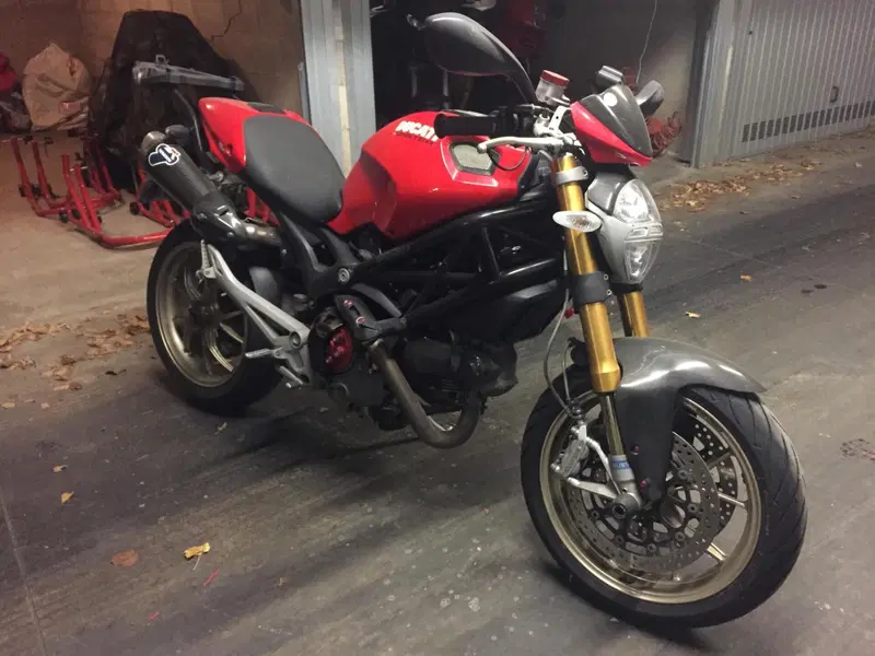 Ducati Monster 1100 S (2009-10) (9)
