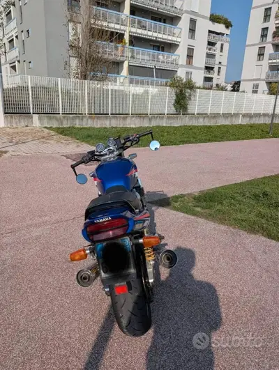 Yamaha XJR 1300 (1999 - 02) usata