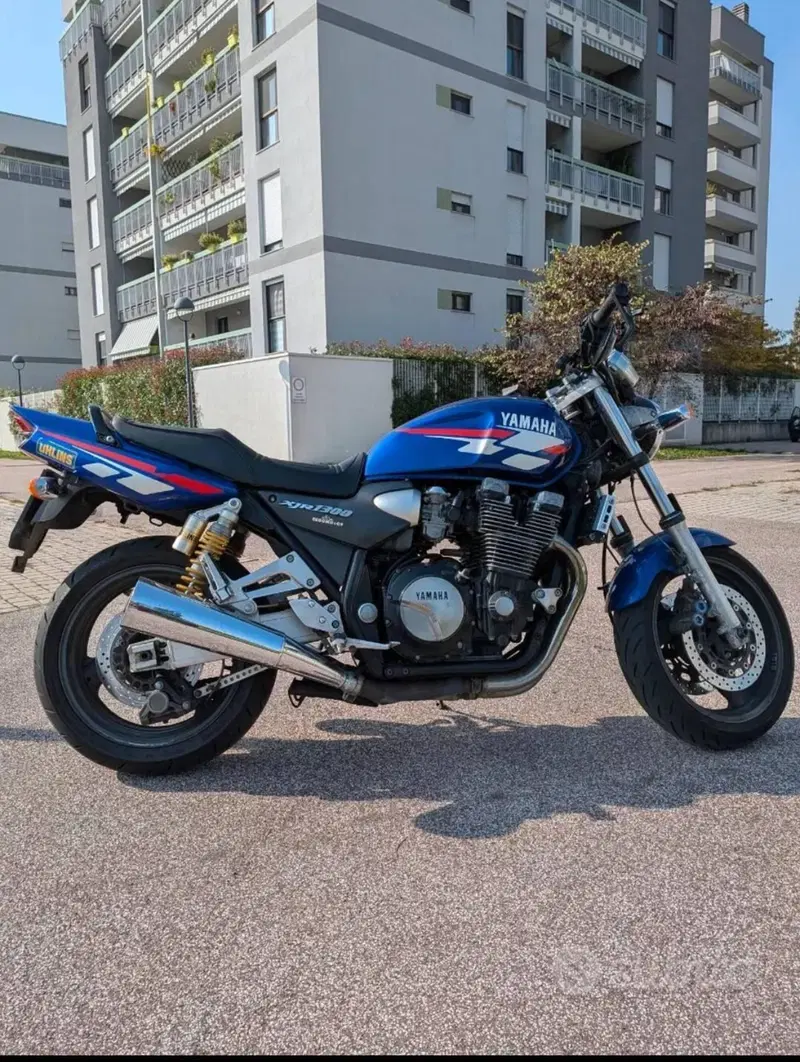 Yamaha XJR 1300 (1999 - 02) (2)