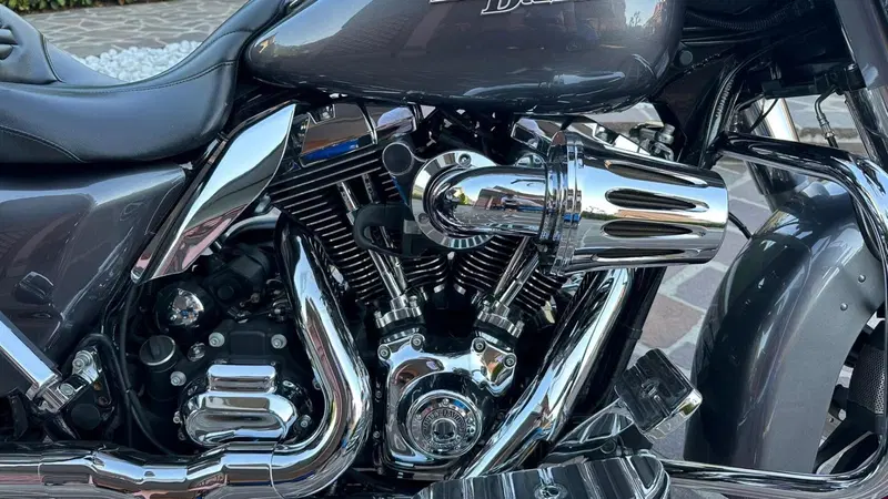 Harley-Davidson 1690 Street Glide Special (2014 - 16) - FLHX (6)