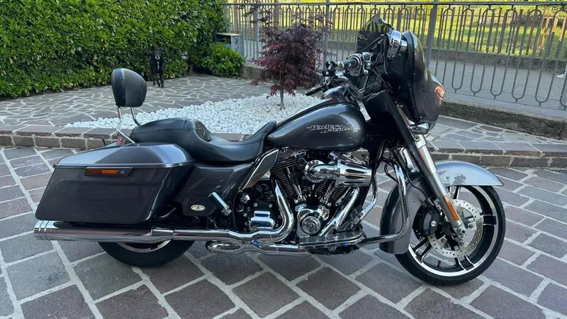 Harley-Davidson 1690 Street Glide Special (2014 - 16) - FLHX (2)