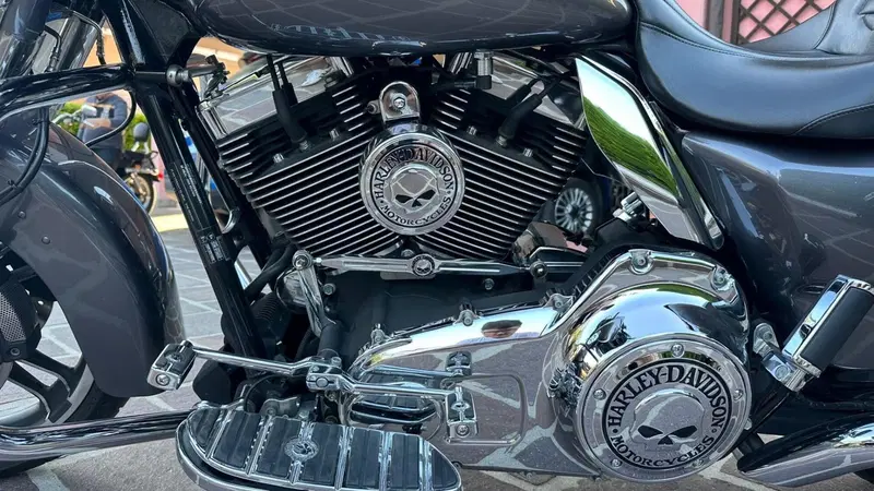 Harley-Davidson 1690 Street Glide Special (2014 - 16) - FLHX (7)