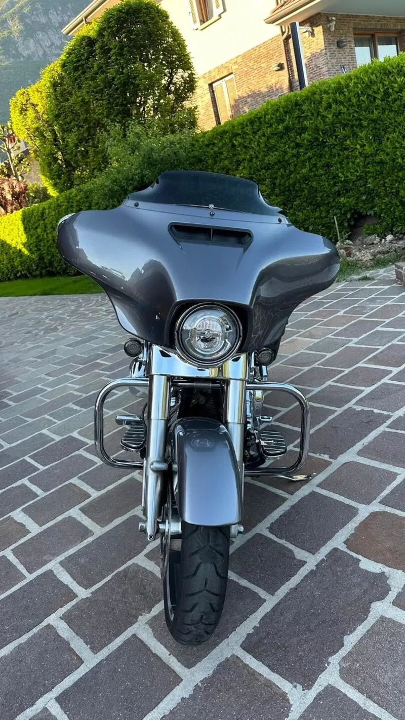 Harley-Davidson 1690 Street Glide Special (2014 - 16) - FLHX (4)