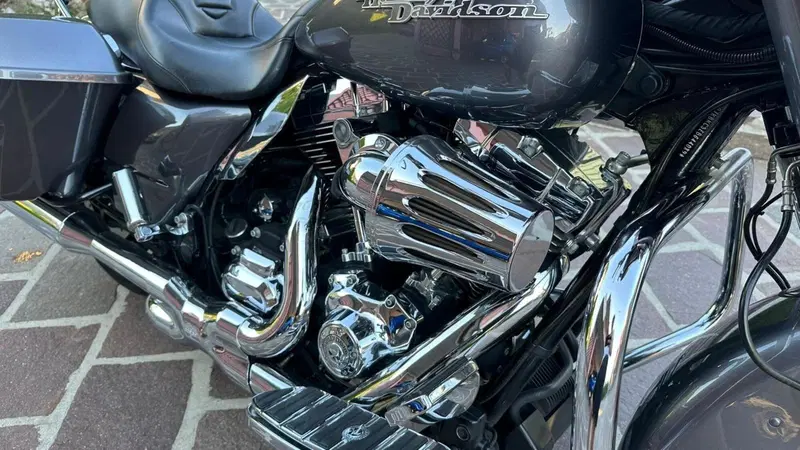 Harley-Davidson 1690 Street Glide Special (2014 - 16) - FLHX (14)