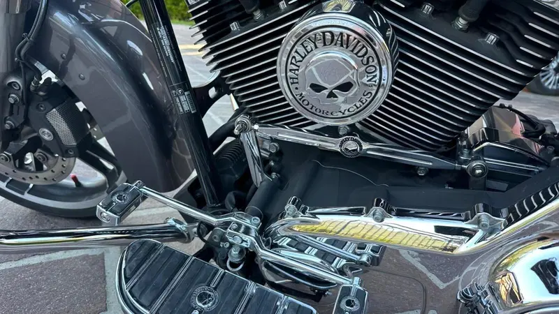 Harley-Davidson 1690 Street Glide Special (2014 - 16) - FLHX (15)