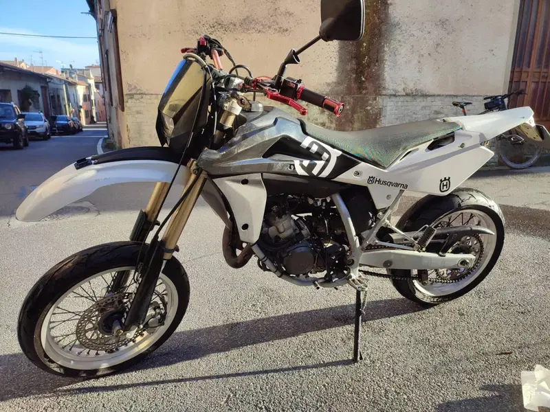 Husqvarna SM 125 (2009) (2)