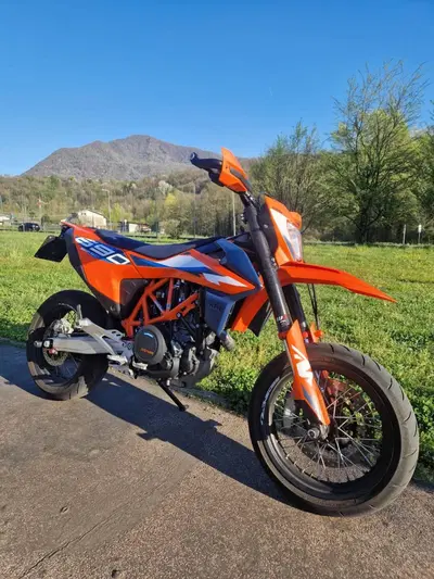 KTM 690 SMC R (2023 - 25) usata