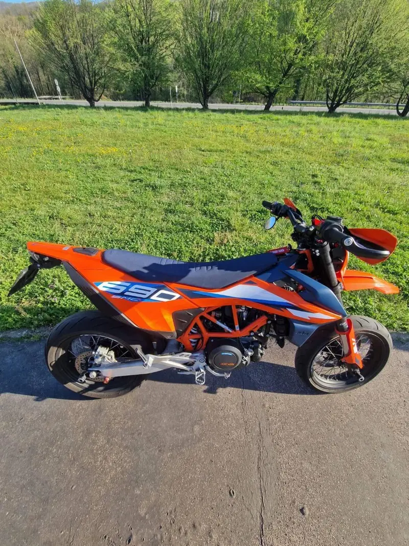 KTM 690 SMC R (2023 - 25) (2)