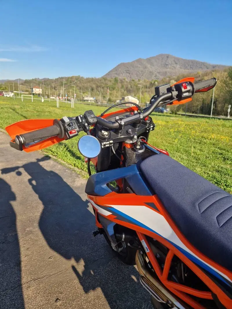 KTM 690 SMC R (2023 - 25) (5)