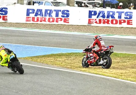 Perché Marc Márquez non è stato penalizzato nella Sprint dopo esser passato sull'erba? Lo ha spiegato la MotoGP