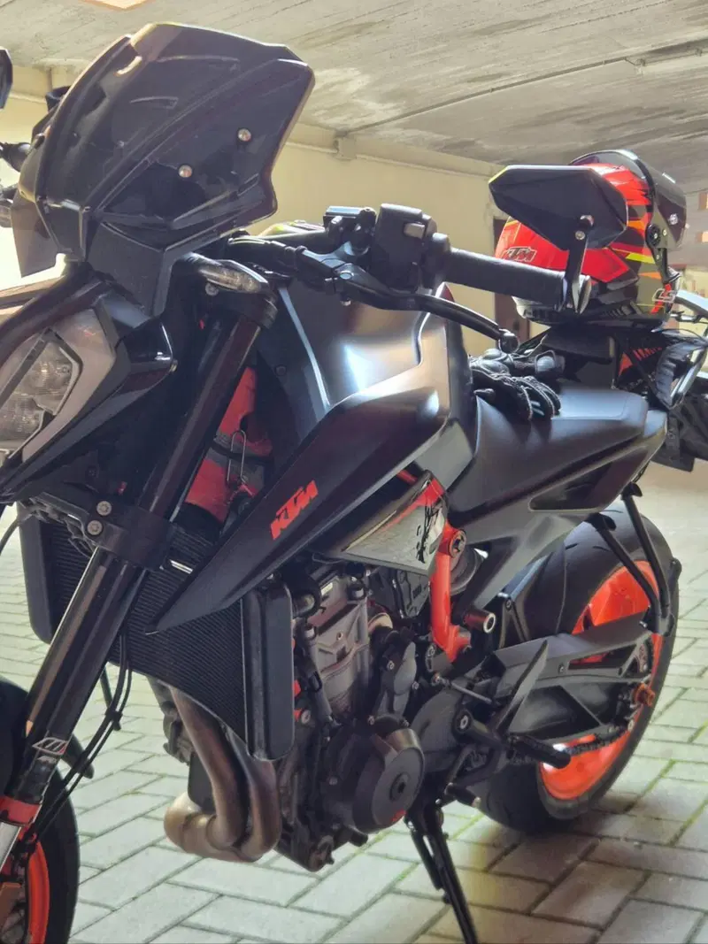 KTM 890 Duke R (2020)