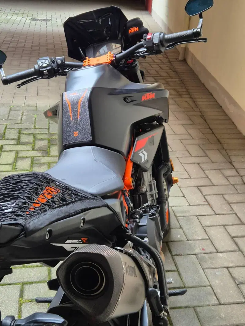 KTM 890 Duke R (2020) (5)
