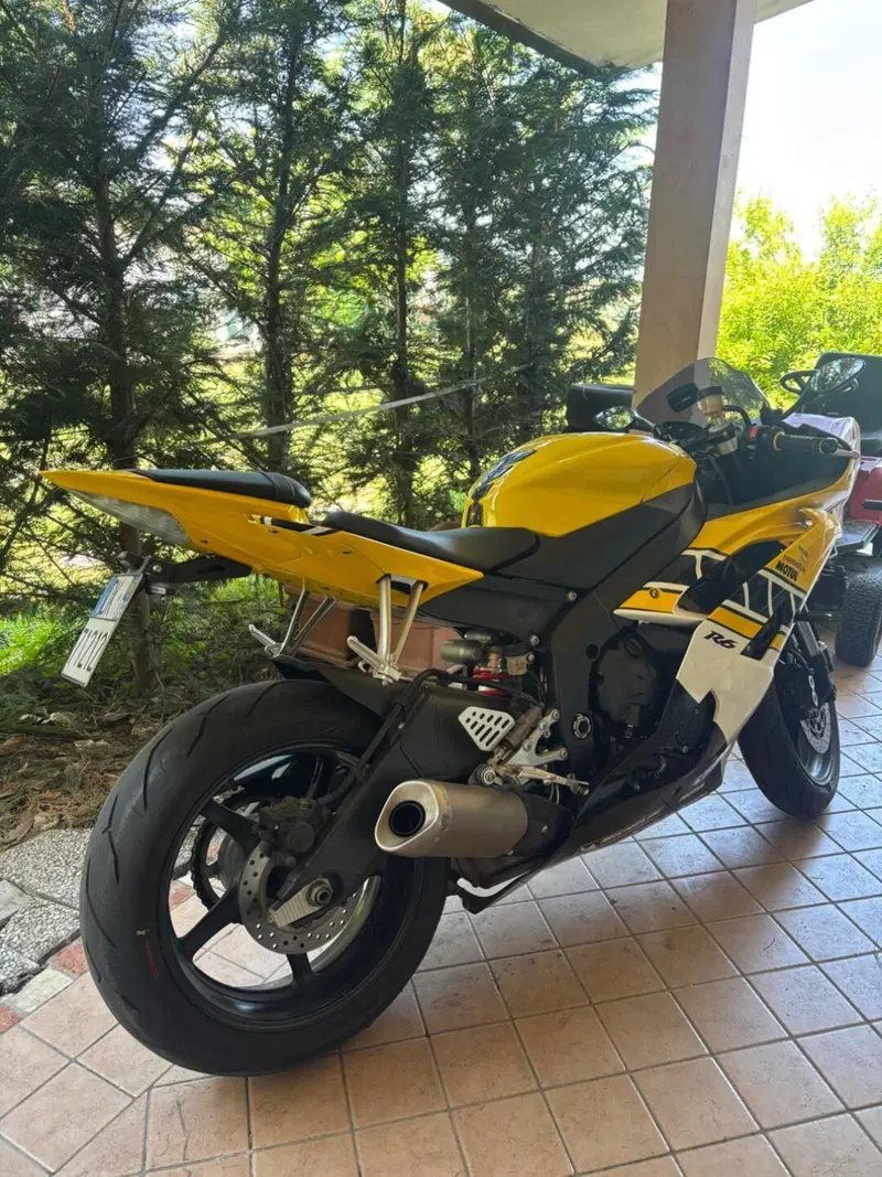 Yamaha YZF R6 (2008 - 09) (5)