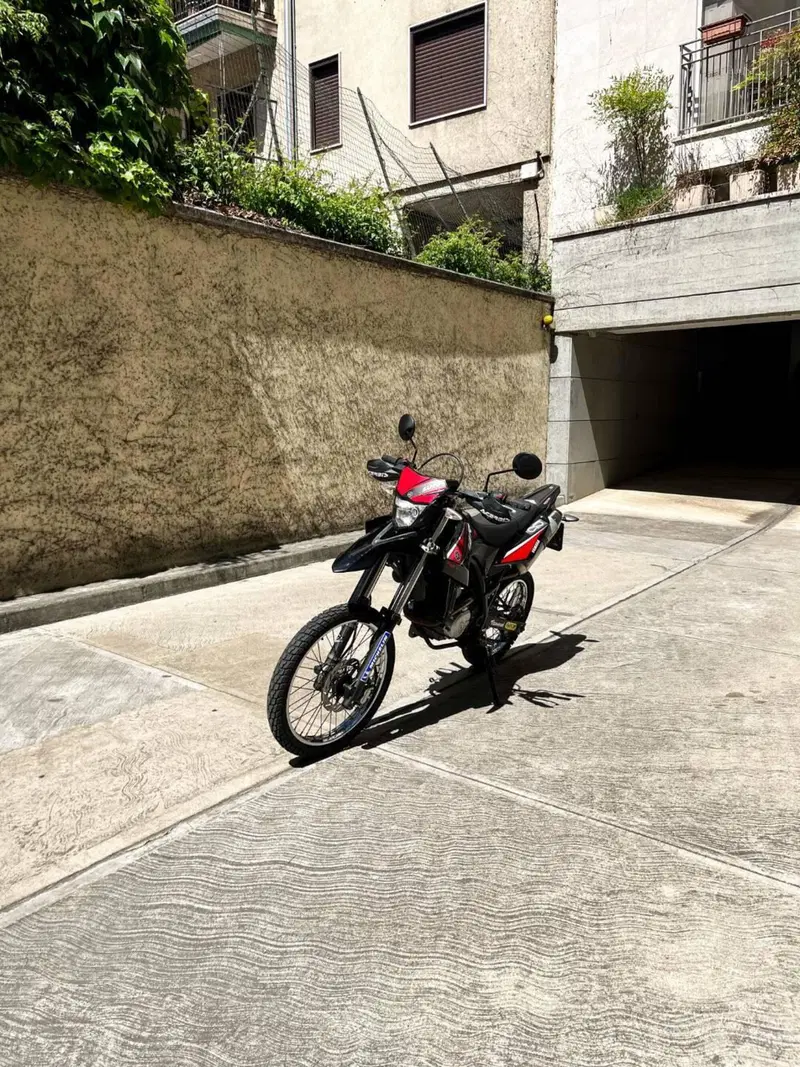 Yamaha WR 125 R (2009 - 12) (2)