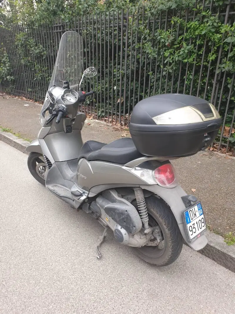 Aprilia Scarabeo 300 Special (2009 - 13) (2)